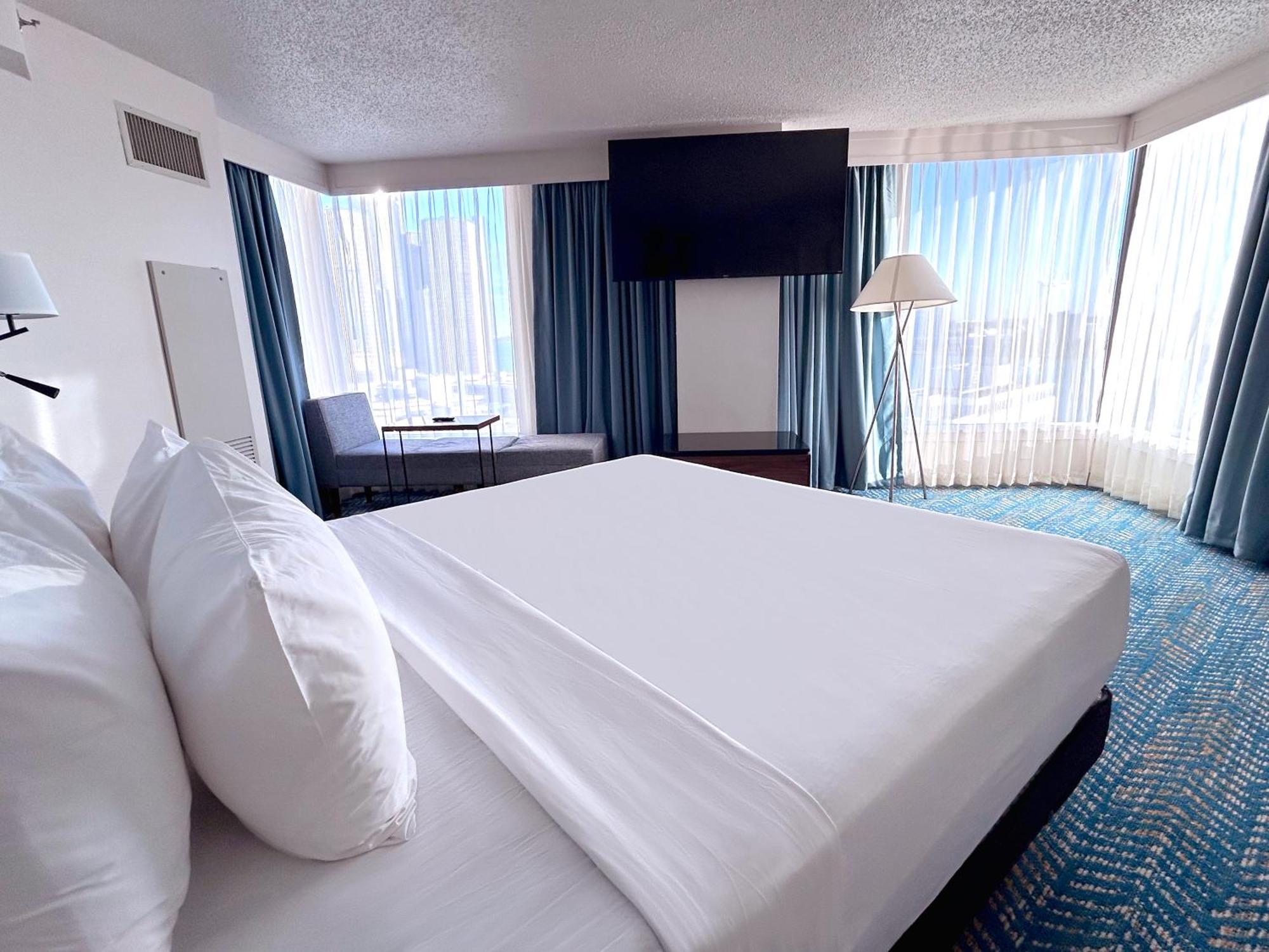 Riverfront One-Bedroom Master Suite Non-Smoking