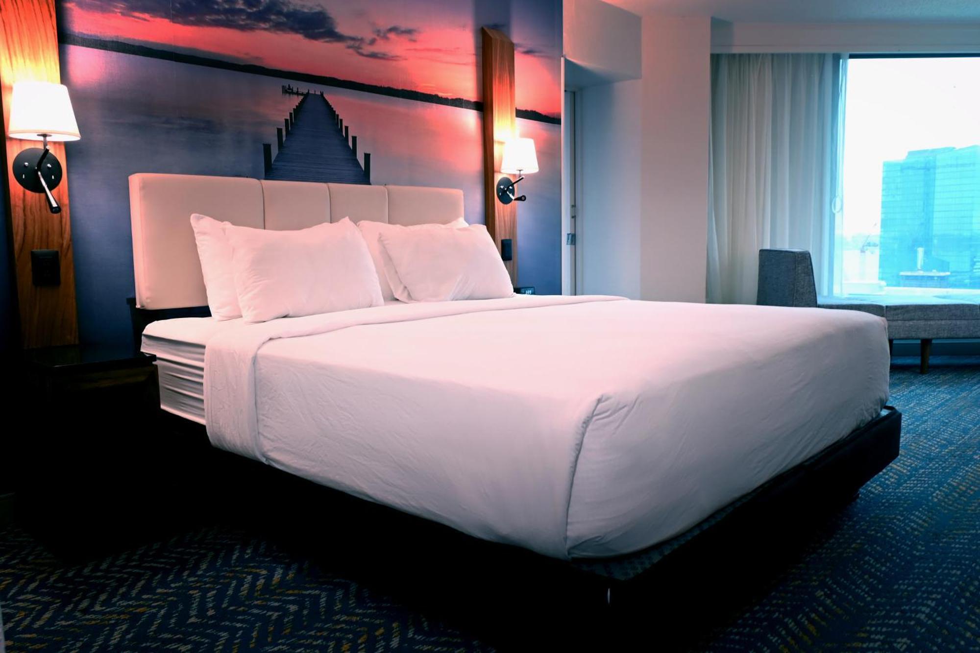 King Room Roll Shower Mobility Access or Non-Smoking