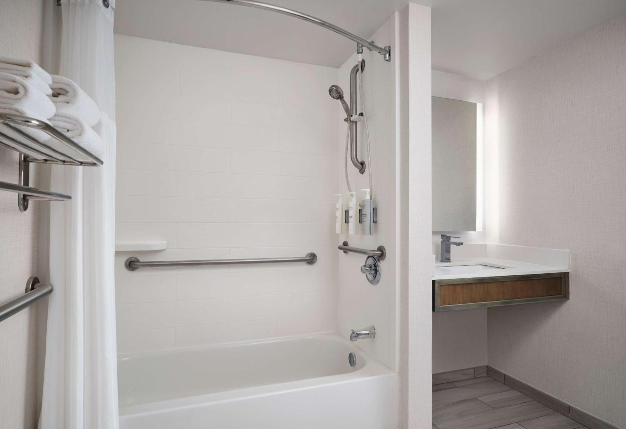Queen Room Two Queen Beds Mobility Access