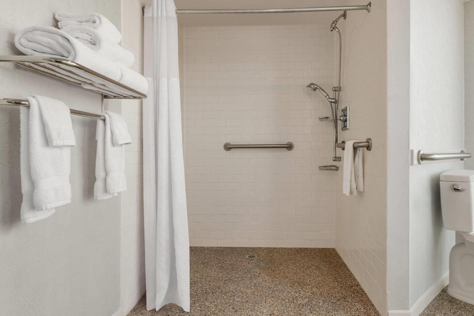 King Room Roll Shower Mobility Access or Non-Smoking
