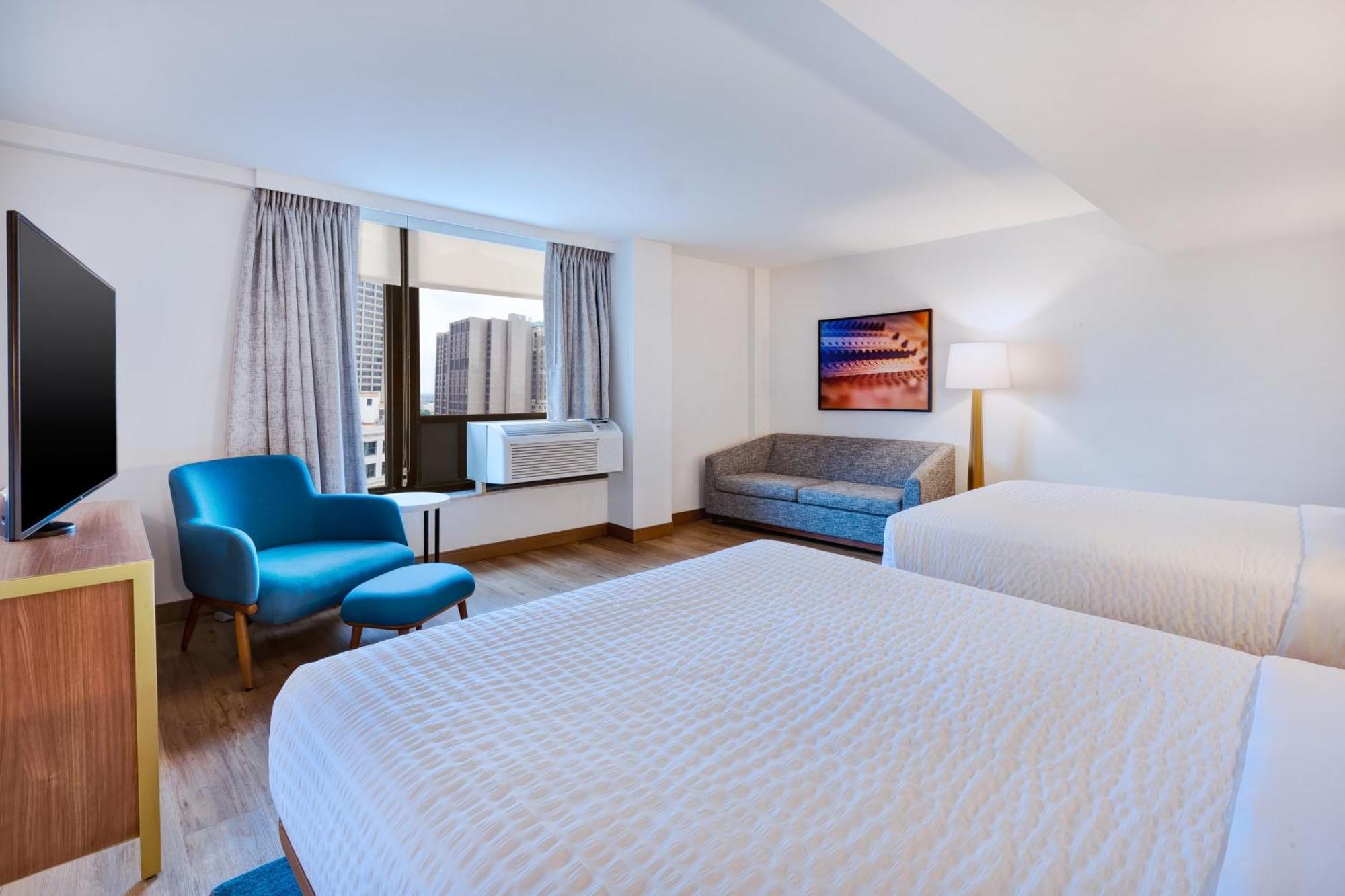 Queen Suite Two Queen Beds