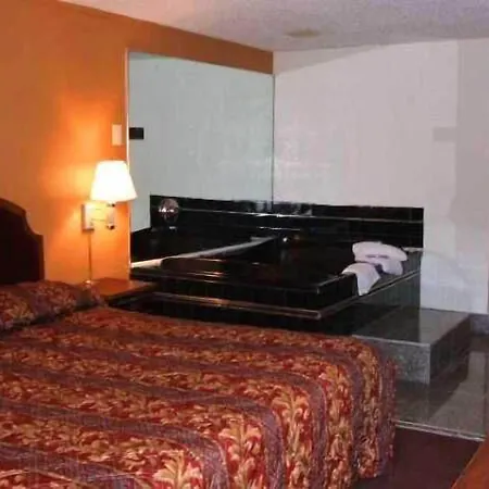 A Victory Inn & Suites - Detroit-3