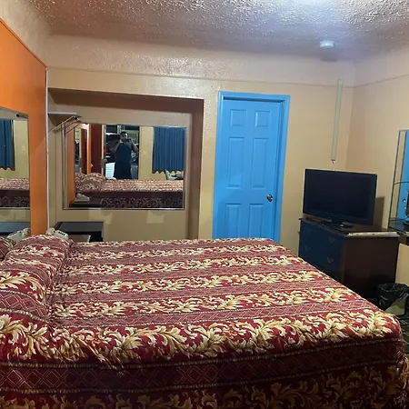 Deluxe Inn Motel-3