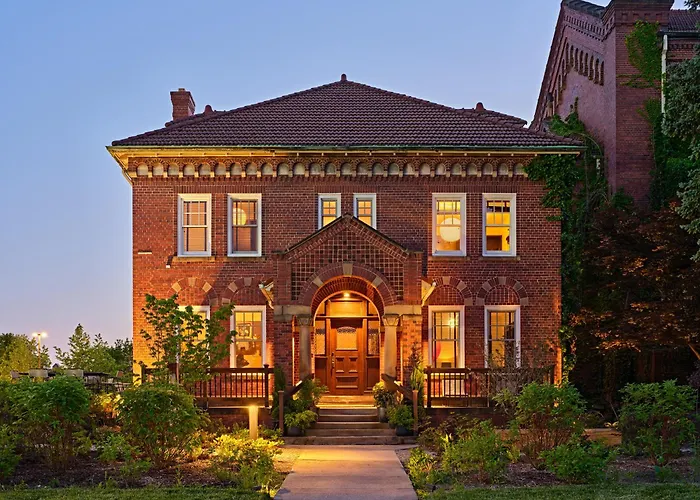 Aleo Bed & Breakfast Detroit