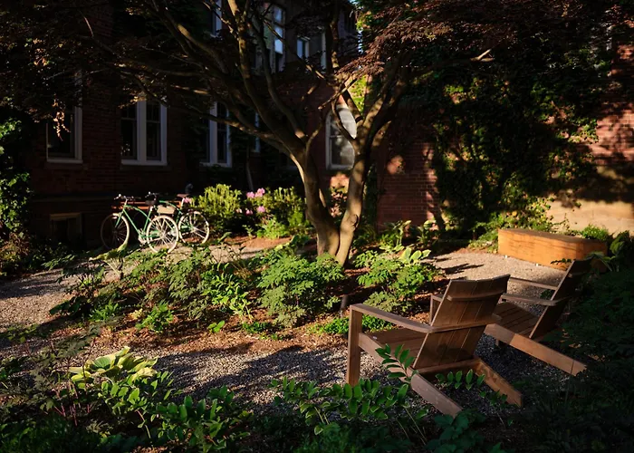 Aleo Bed & Breakfast Detroit