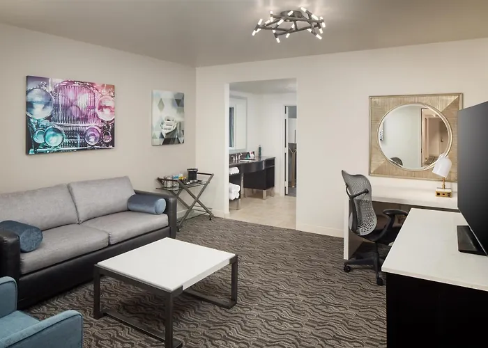 Doubletree Suites By Hilton Hotel Detroit Downtown - Fort Shelby