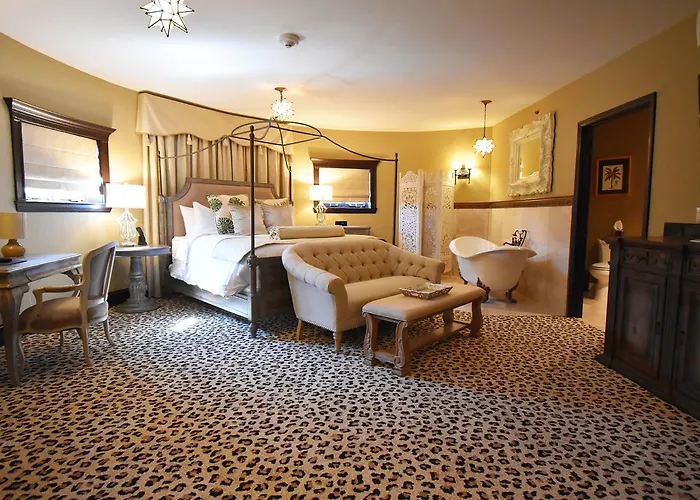 The Detroit Club Hotel